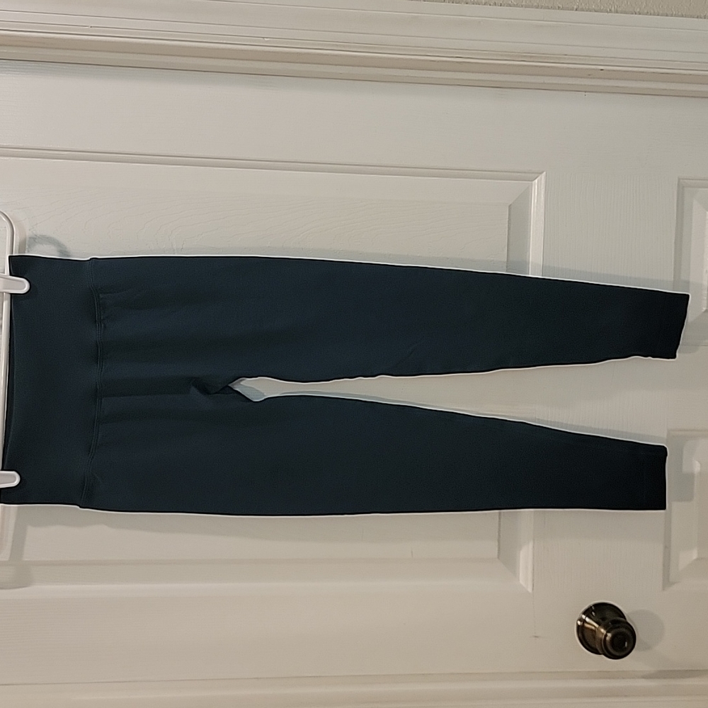 NWOT Athletic Scrunchback Leggings